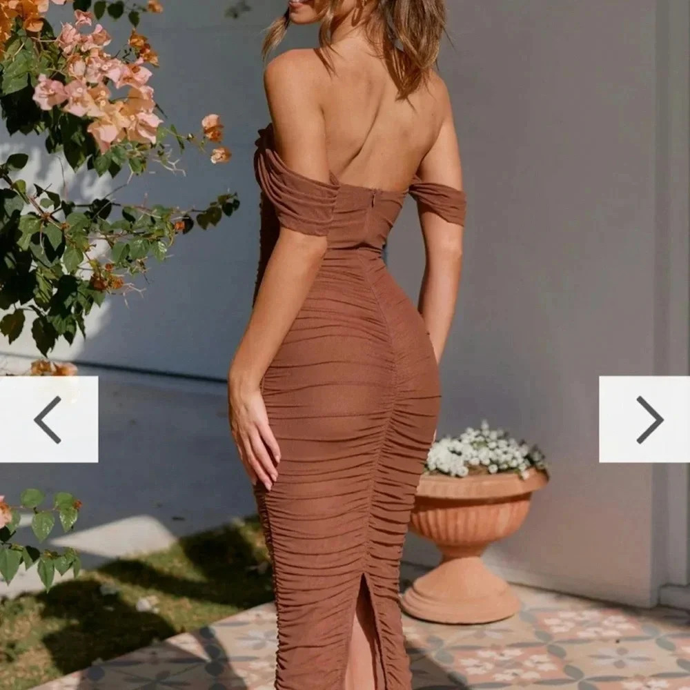 Billie J Brown Ruched Dress - Picture 2 of 3